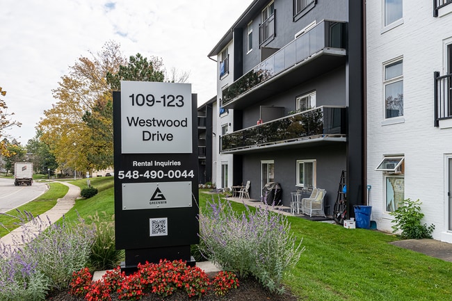 Building Photo - 109-115 & 123 Westwood Drive