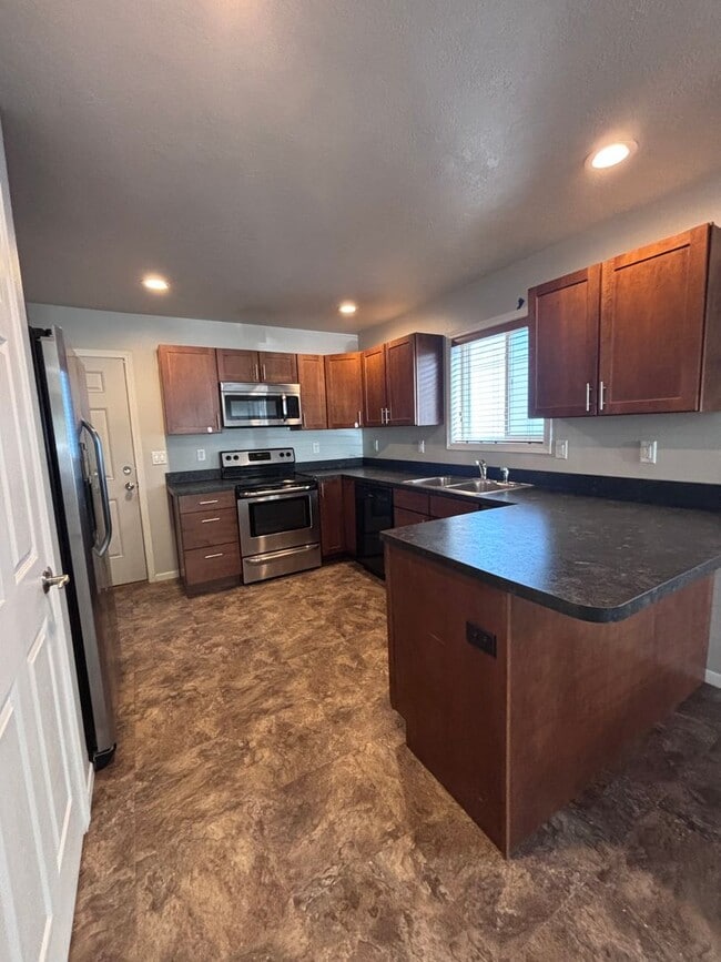 Photo - 519 3rd St NW Unit B