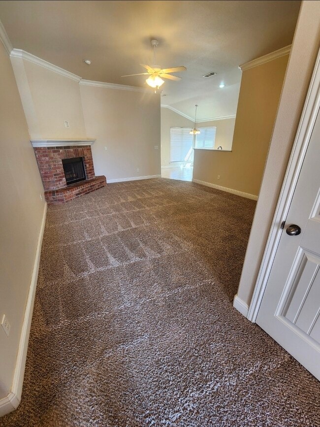 Photo - 3 bed 2 bath 2 car garage in Lone Star Trails!