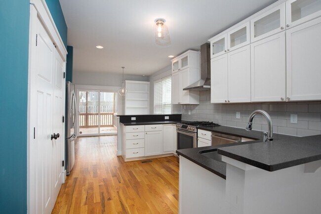 Photo - Downtown Durham Oasis! - Three Bedroom Hom...