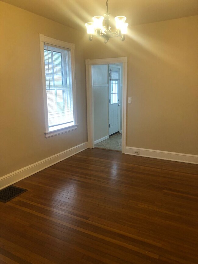 Photo - Fabulous 3 bedroom within walking distance to the Brandywine zoo!