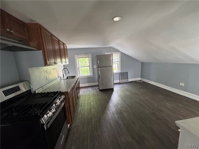 Photo - 724 Warren St
