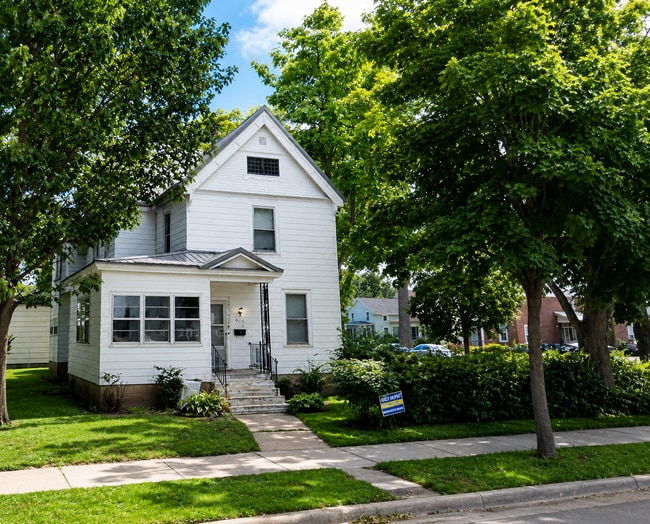 Building Photo - 906 Cass St Unit 906 Cass S