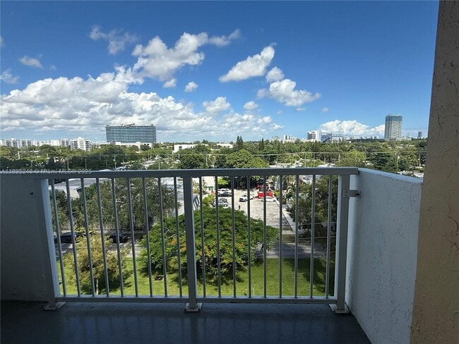 Photo - 2000 NE 135th St Unit 701