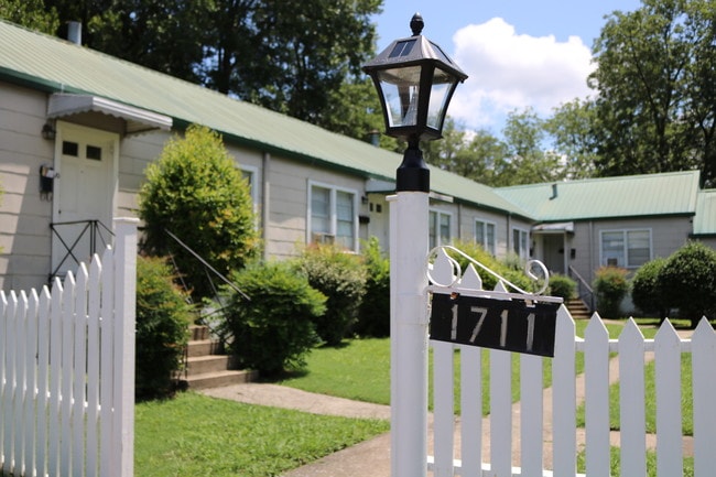Saint Francis Apartments - Saint Francis Apartments