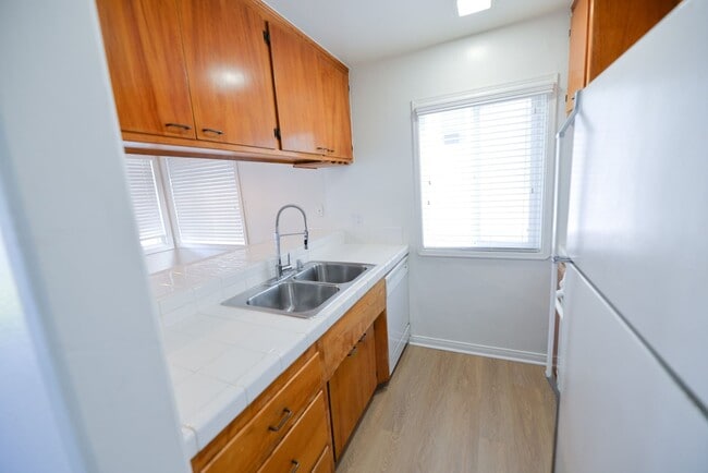 2715 Calle Del Comercio Unit #D