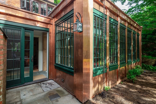 Photo - 64 Huntting Ln