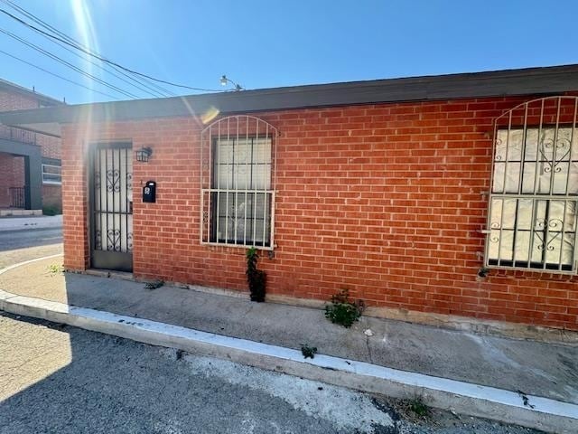 Building Photo - 1305 Tilden Ave Unit 8