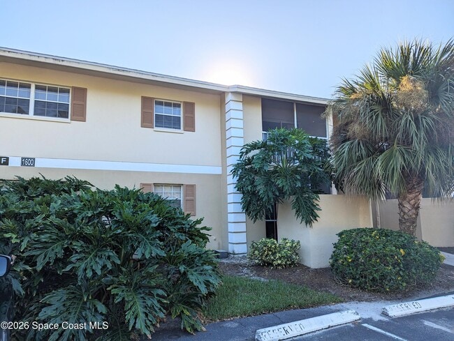 Building Photo - 1600 Sunny Brook Ln