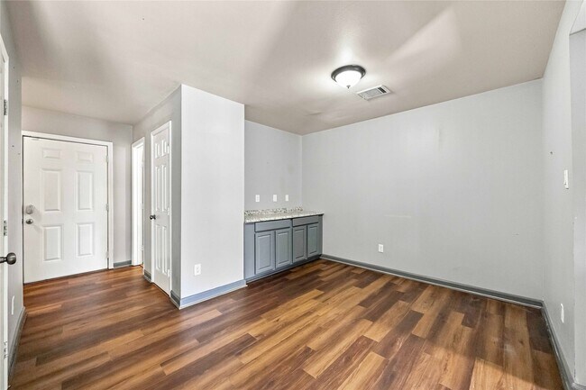 Photo - 1814 Country Village Blvd Unit 7