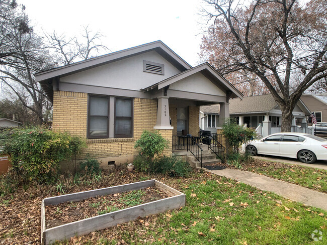 Building Photo - 3102 Wheeler St Rental