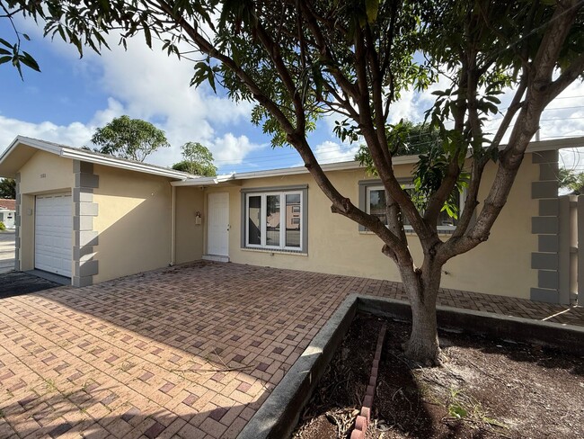 2 bedroom, 2 bath Single Family house in F... - 2 bedroom, 2 bath Single Family house in F...