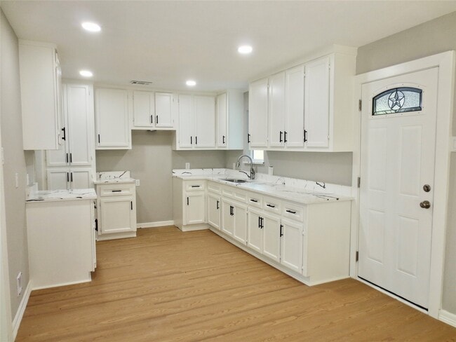 Photo - 2722 Parker Rd
