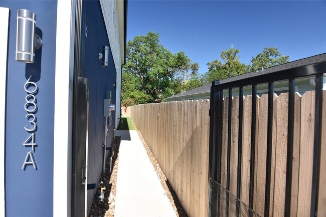 Photo - 6834 Foster St