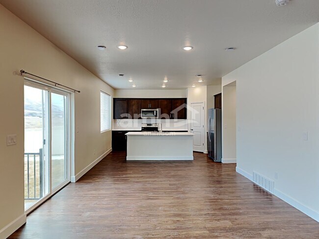 Photo - 4418 N Poplar St