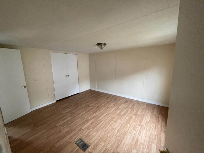 Photo - Handyman Special Mobile Home – Affordable Ownership Opportunity