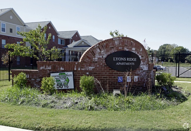 Photo - Lyons Ridge Apartments