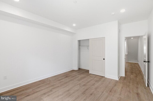 Photo - 2146 N Franklin St