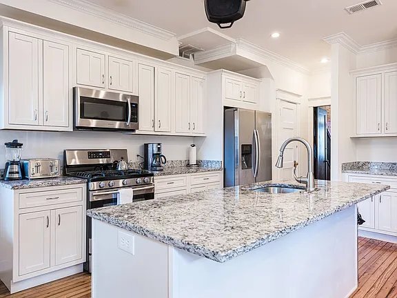 Photo - 1008 8th St NE