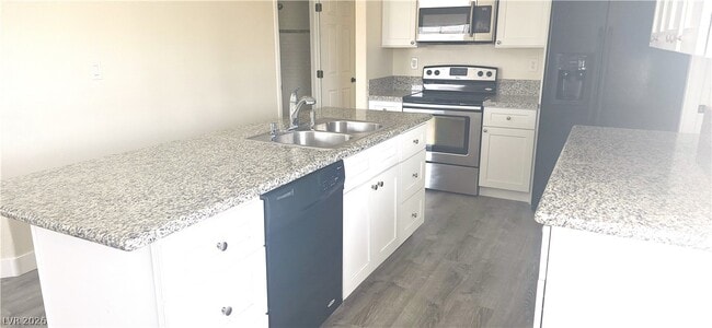 Photo - 840 Elderberry St