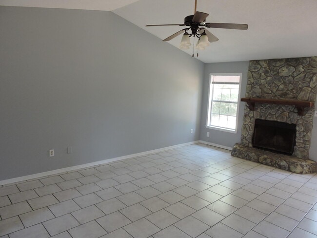 Photo - 215 Grand Prix Dr