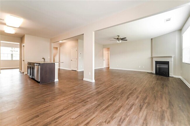 Photo - 613 Yazzie Pl House