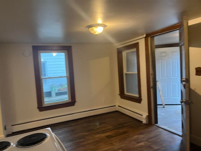 Building Photo - 216 Water St Unit 1