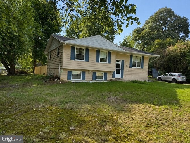 Building Photo - 8018 Hammond St