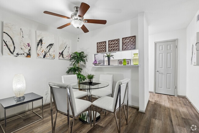 A1A 1BR, 1BA - 762SF - Dining Room - Cherrybrook Place