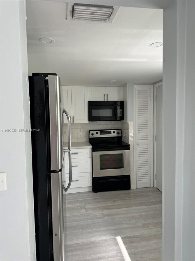1398 NE 191st St Unit C305