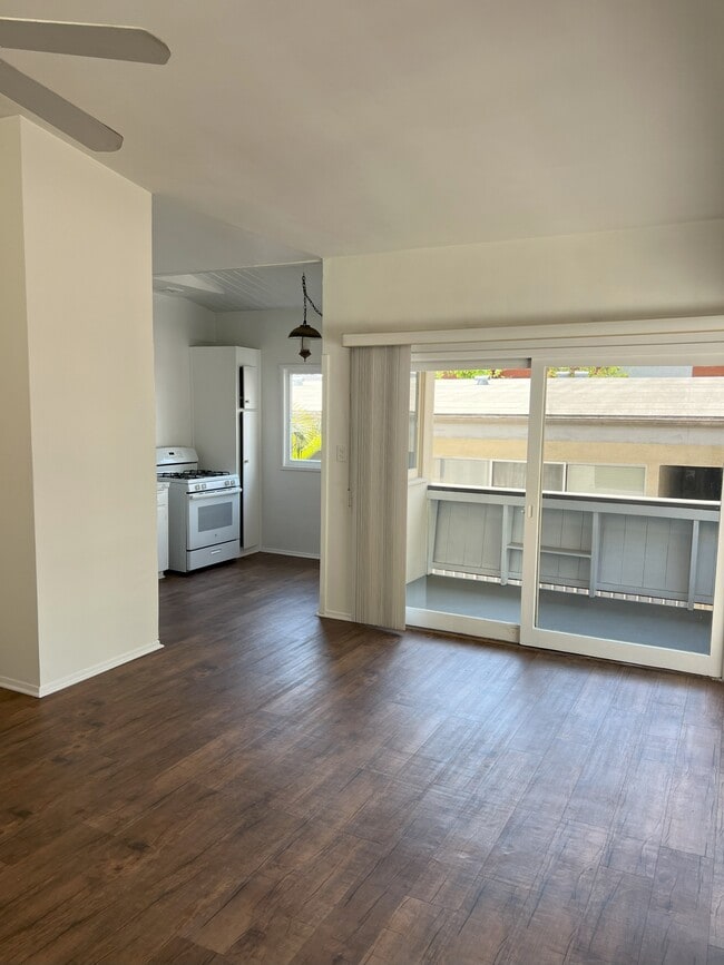 Photo - 1147 Hacienda Pl