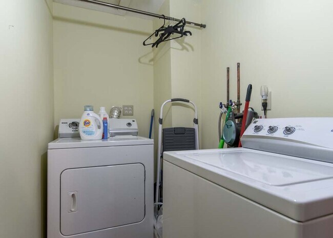 Photo - 730 E Jefferson St