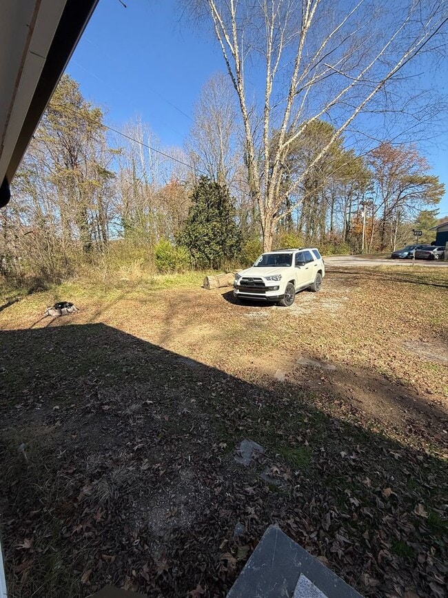 Photo - Harriman 37748 - 1 Bedroom, 1 bath Duplex - Call Lisa Vineyard or Shannon Russell 865-216-9334