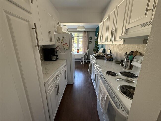 Photo - 7 -751 Hugel Avenue - 2 Bedroom Available Unit 7