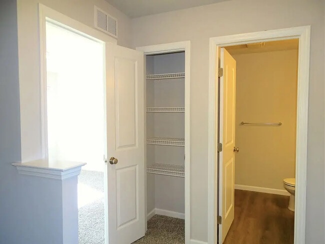 Photo - 37 Cobblestone Ct