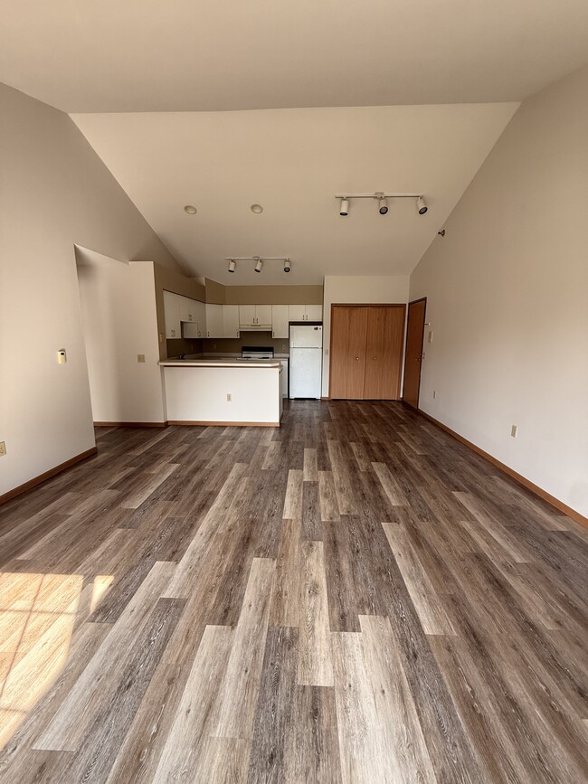 Building Photo - 201 Kearney Way Unit 201 Kearney Apt 301