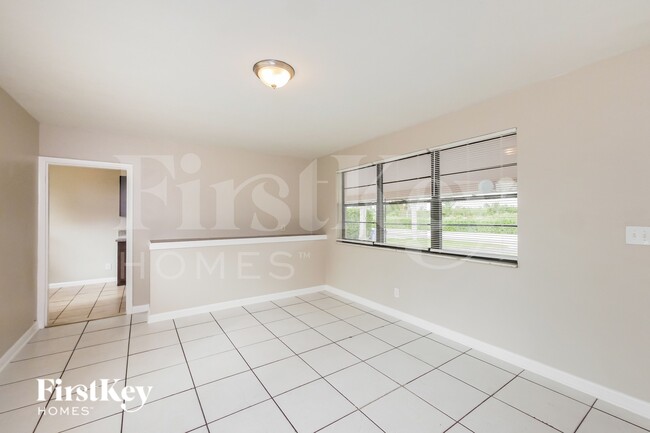 Photo - 2830 Johnson St