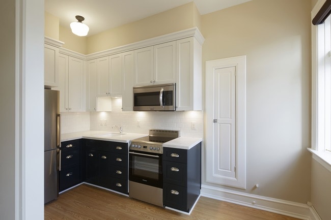 Kitchen - Quartz Counters