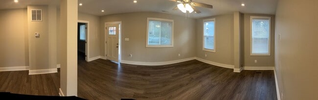 Building Photo - 302 S Camp Meade Rd