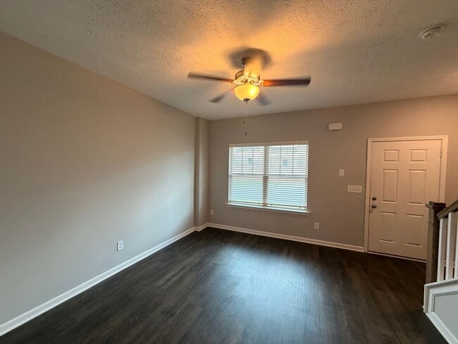 Photo - 2 Bedroom, 2.5 Bath Townhome in Antioch - Available Now!