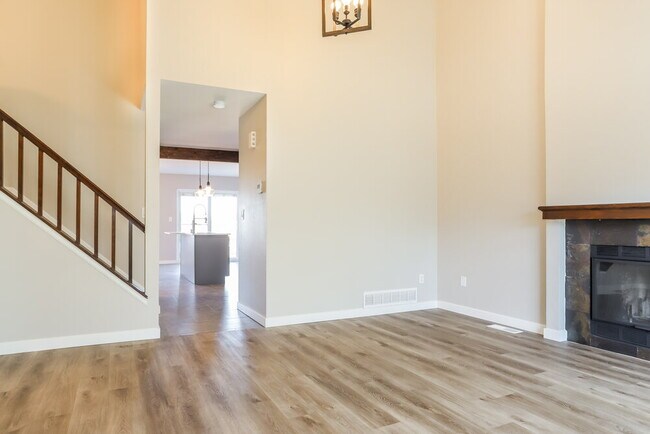 Photo - 981 Conifer Ct