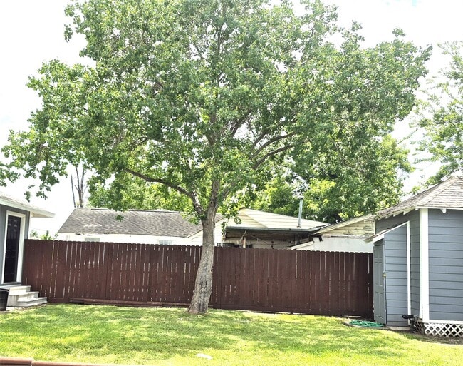 Photo - 1801 Roosevelt St