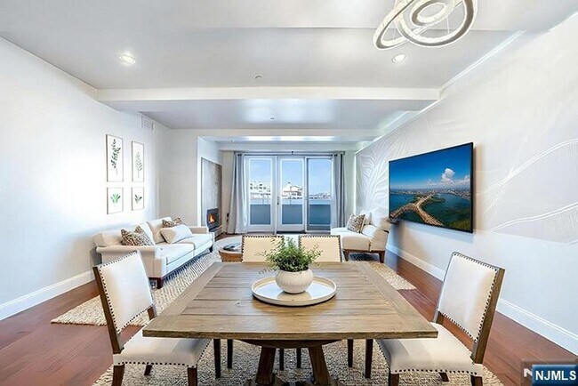 Building Photo - 600 Harbor Blvd Unit 673