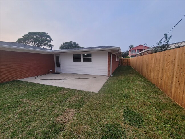 Building Photo - 107 Avalon Way