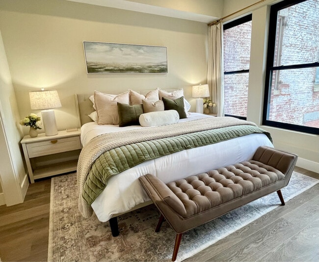 Building Photo - 414 Main St