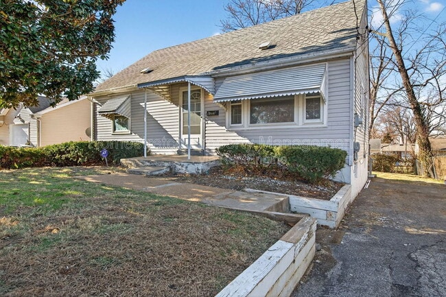 Building Photo - 6029 Evergreen Blvd