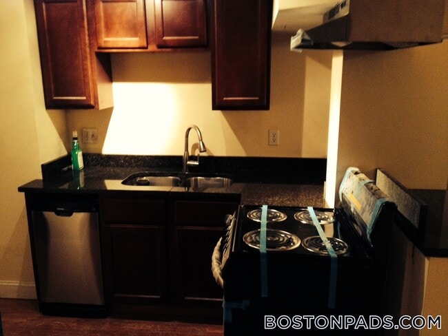 Photo - 79 Pleasant St Unit B