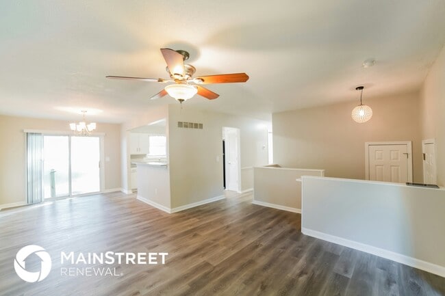 Photo - 816 NW Buckingham Pl