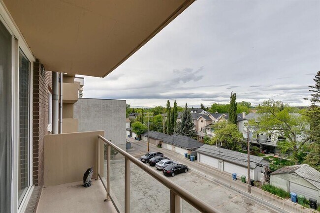 Photo - 429-429 14 St NW