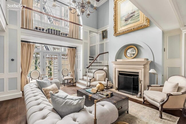 Photo - 183-185 W 4th St